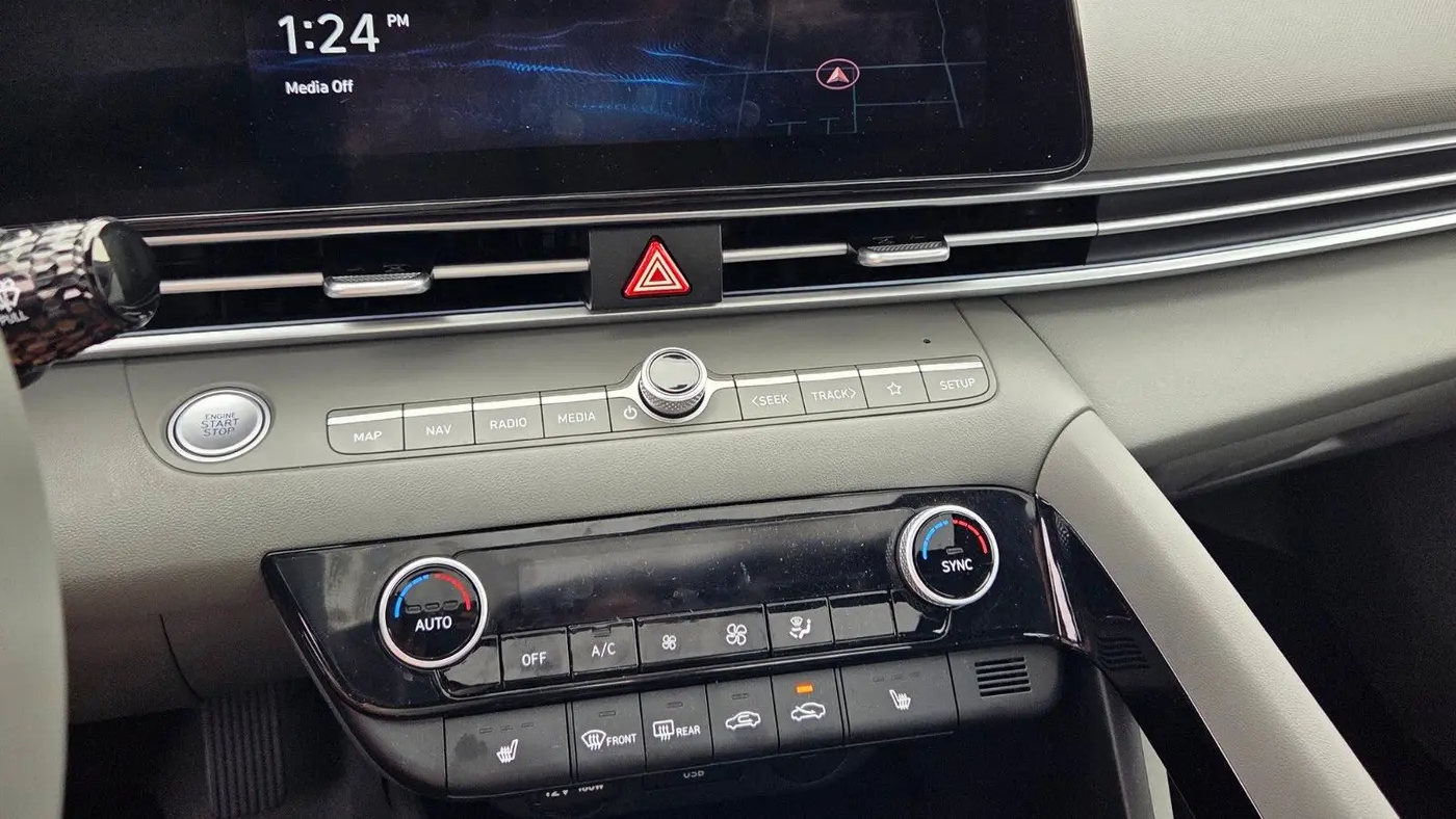 2025 Hyundai ELANTRA SEL Convenience