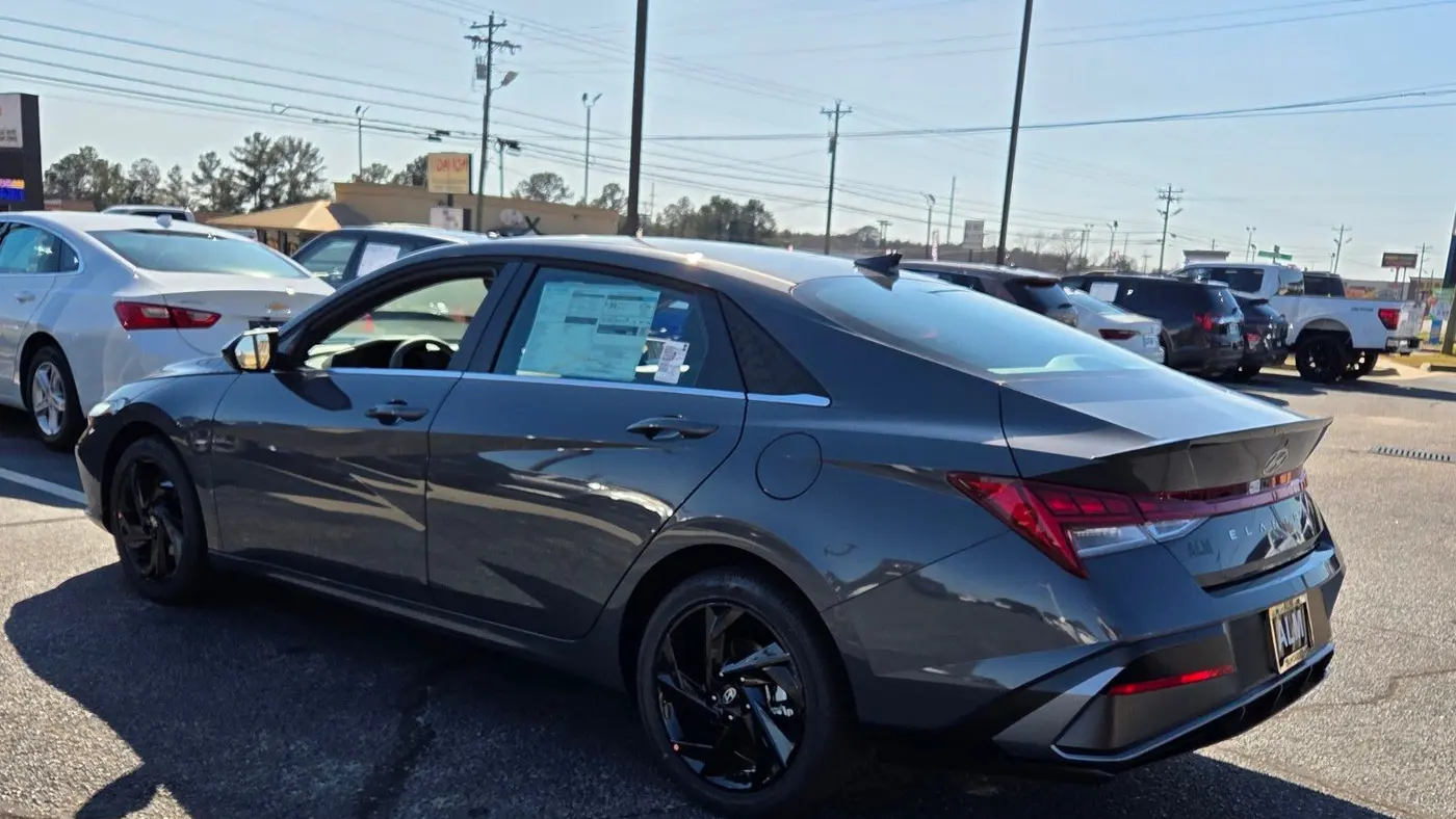 2026 Hyundai ELANTRA SEL Sport Premium