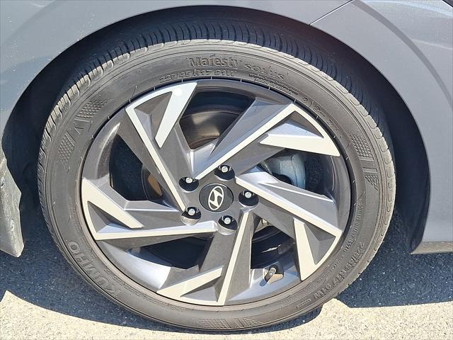 2024 Hyundai Elantra - $18,590