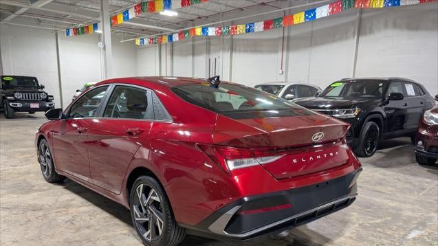 2024 Hyundai ELANTRA SEL