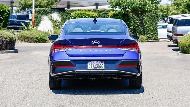 2025 Hyundai ELANTRA SEL Convenience