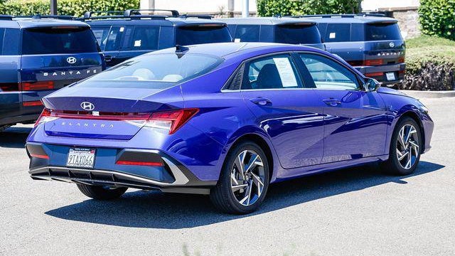2025 Hyundai ELANTRA SEL Convenience
