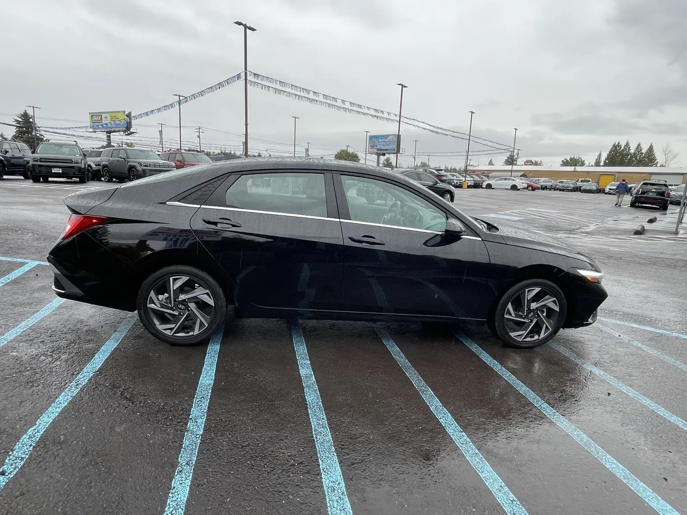 2025 Hyundai Elantra - $18,900