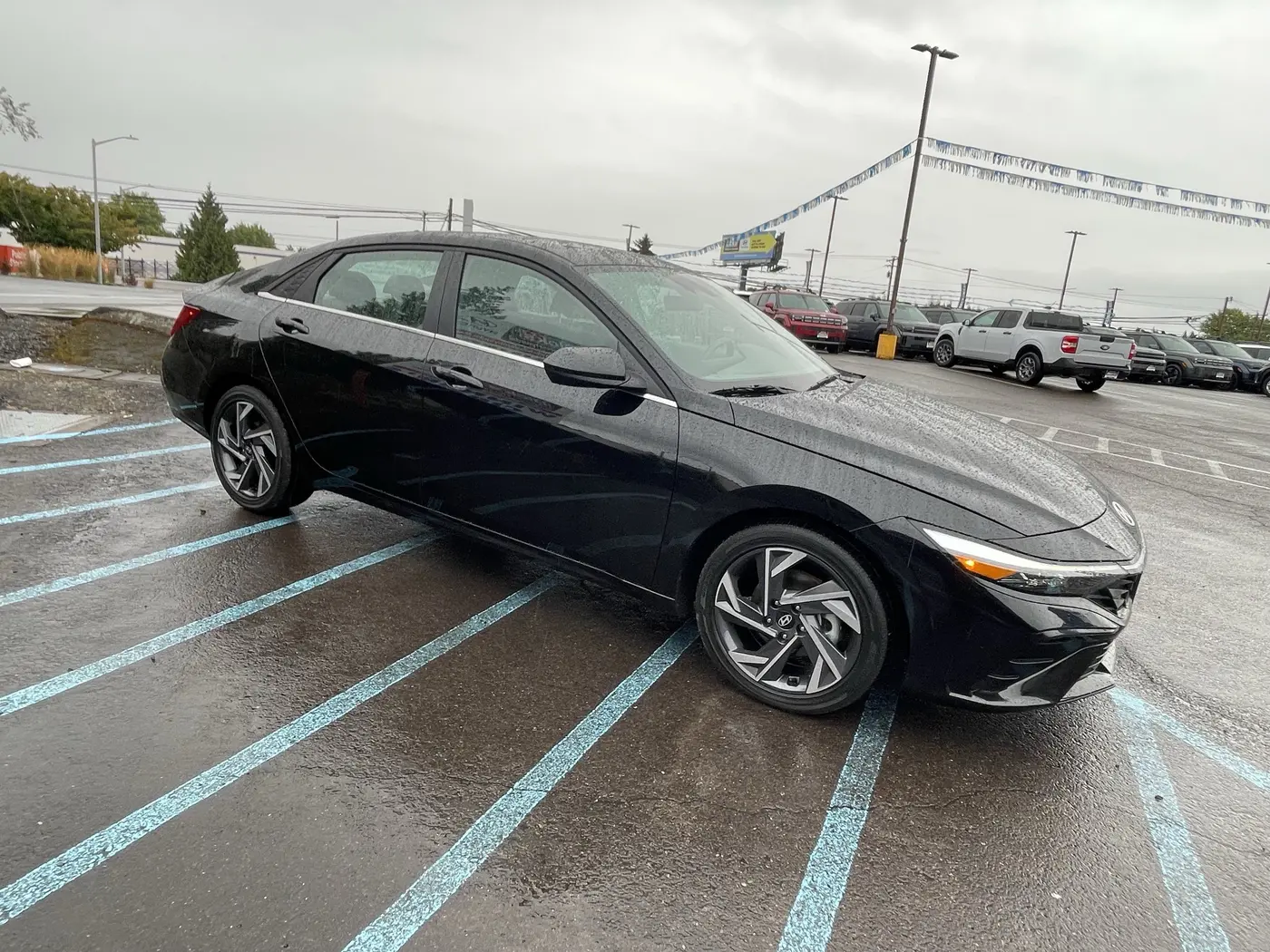2025 Hyundai Elantra - $18,900