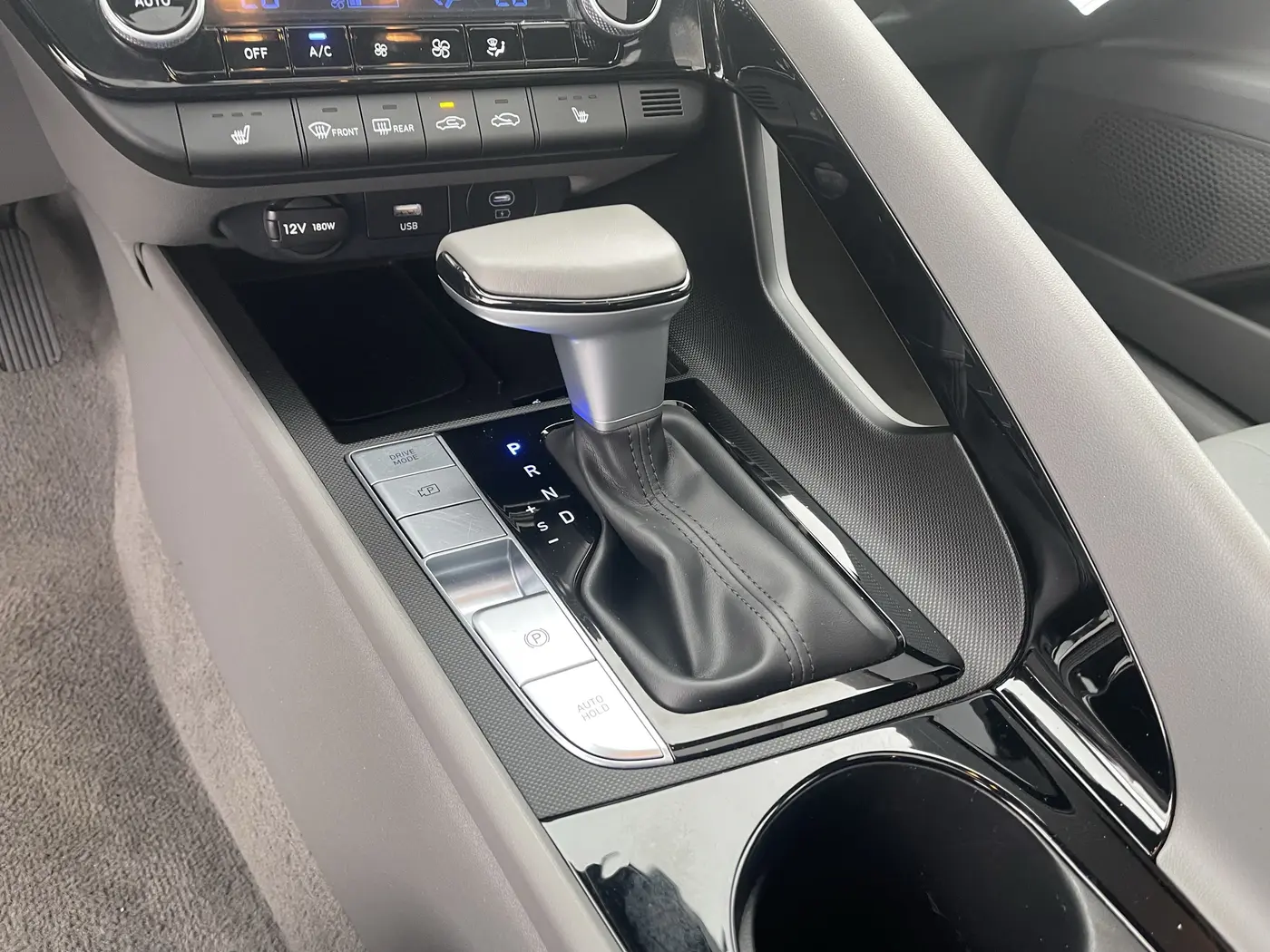 2025 Hyundai Elantra - $18,900