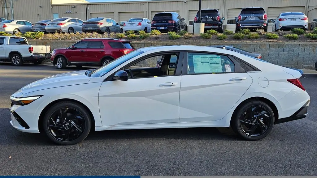 2026 Hyundai ELANTRA SEL Sport Premium