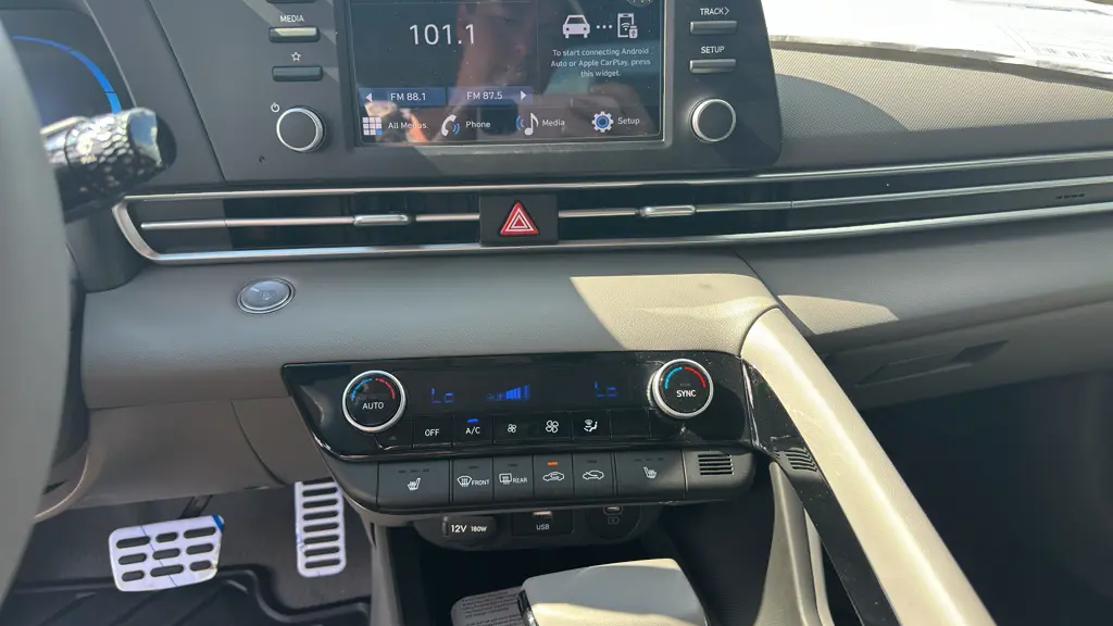 2026 Hyundai ELANTRA SEL Sport Premium