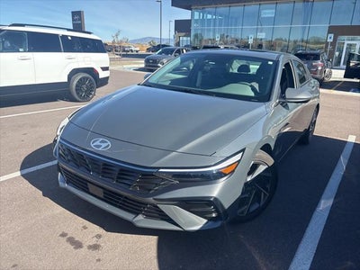 2024 Hyundai Elantra SEL 4DR Sedan