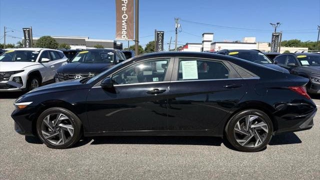 2024 Hyundai ELANTRA SEL
