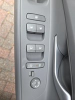 2024 Elantra Thumbnail 15