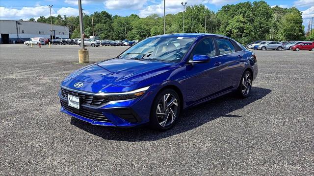 2025 Hyundai Elantra - $22,901