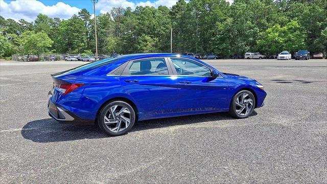 2025 Hyundai Elantra - $22,901