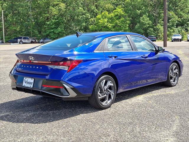 2025 Hyundai Elantra - $22,901