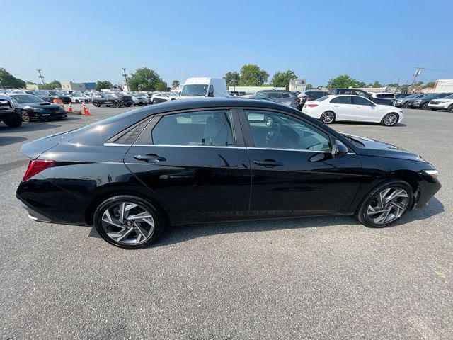 2025 Hyundai Elantra - $23,495
