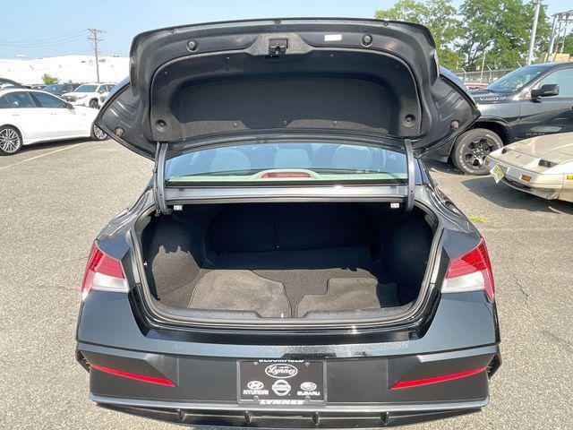 2025 Hyundai Elantra - $23,495