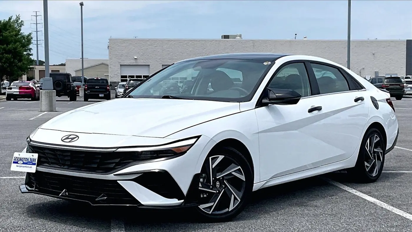 2025 Hyundai ELANTRA SEL Convenience