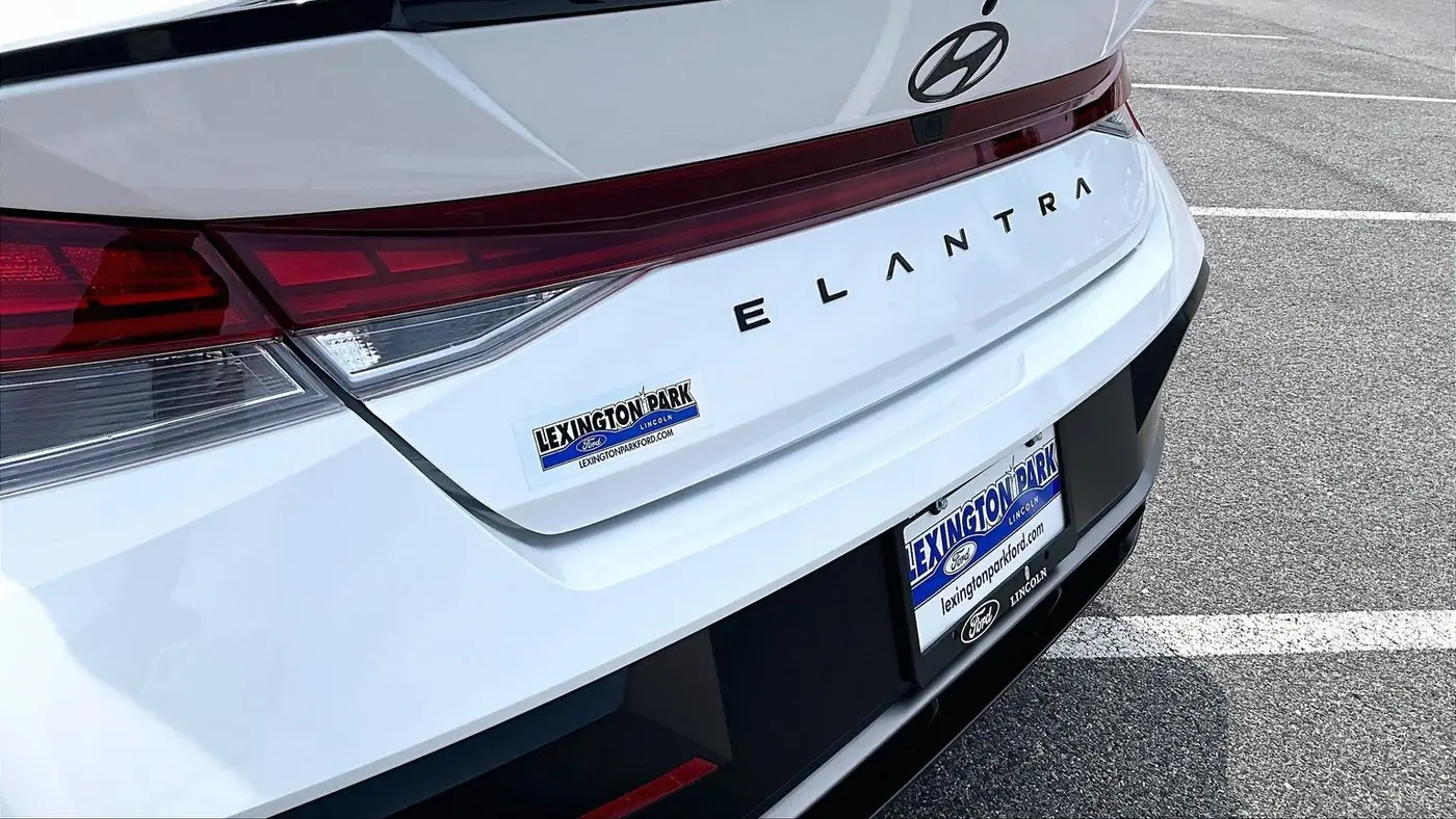 2025 Hyundai ELANTRA SEL Convenience