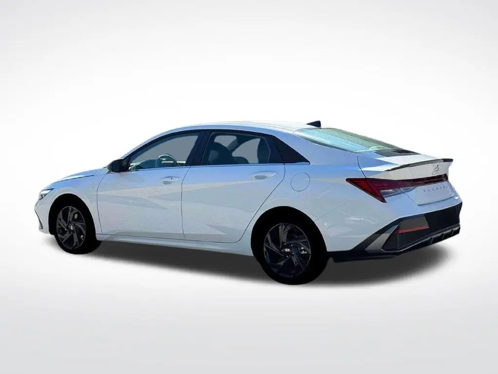 2026 Hyundai Elantra - $27,500