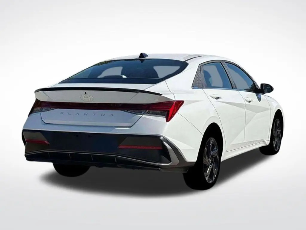 2026 Hyundai Elantra - $27,500