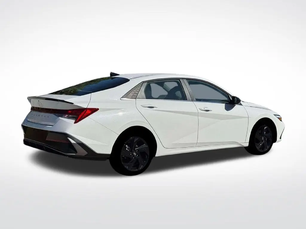 2026 Hyundai Elantra - $27,500