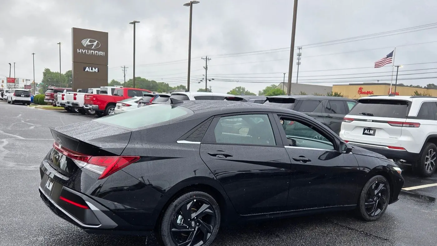 2026 Hyundai ELANTRA SEL Sport Premium