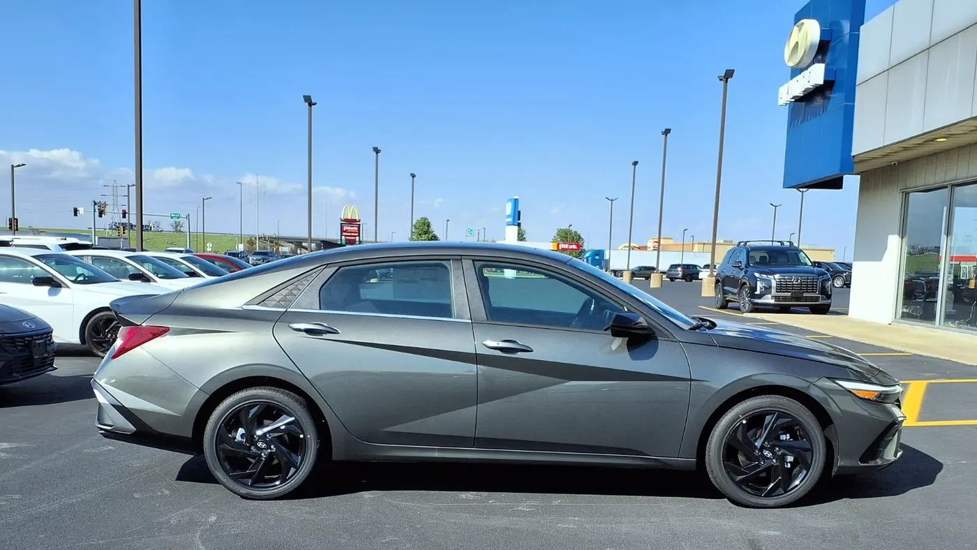 2026 Hyundai ELANTRA SEL Sport Premium