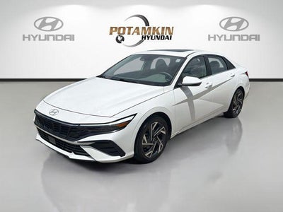 2024 Hyundai Elantra SEL 4DR Sedan