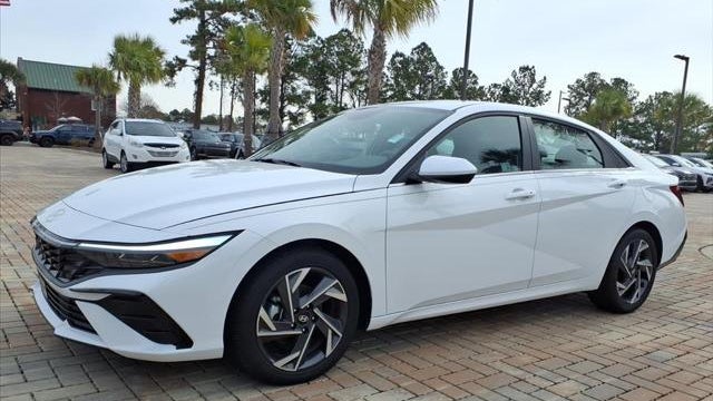 2025 Hyundai ELANTRA SEL Convenience