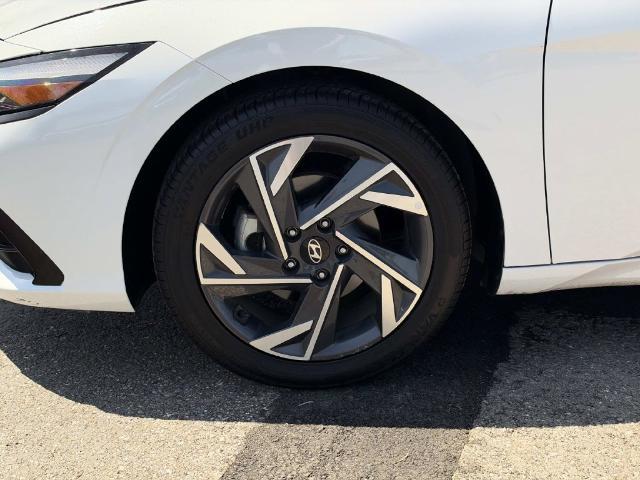 2025 Hyundai Elantra - $18,185