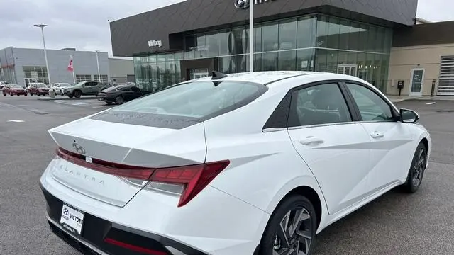 2025 Hyundai ELANTRA SEL Convenience