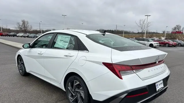 2025 Hyundai ELANTRA SEL Convenience