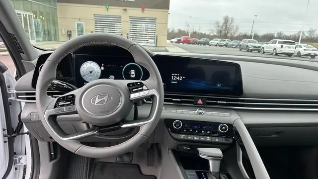 2025 Hyundai ELANTRA SEL Convenience