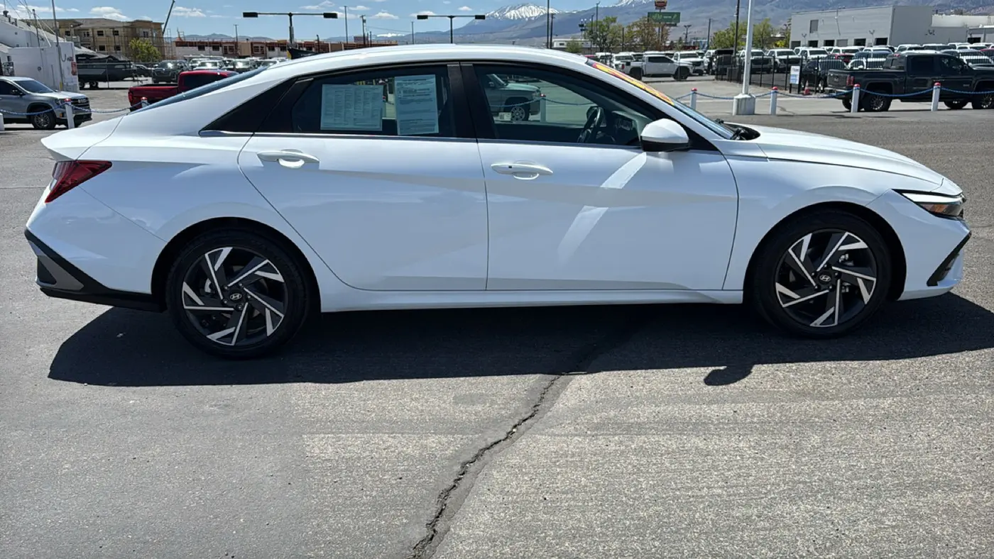 2025 Hyundai ELANTRA SEL Convenience