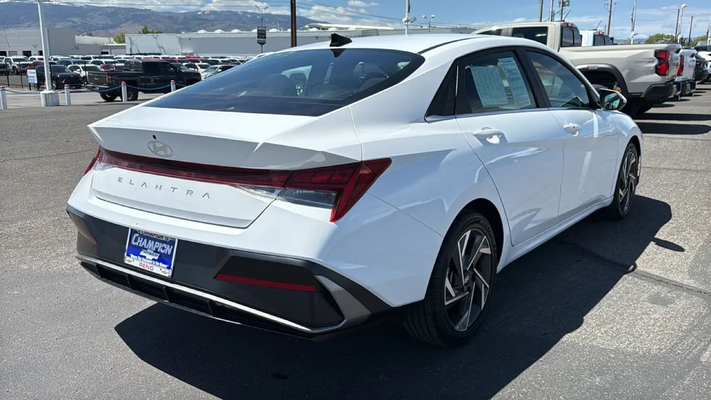 2025 Hyundai ELANTRA SEL Convenience