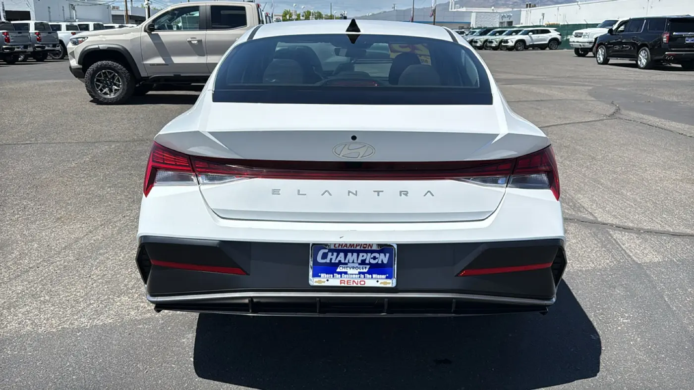 2025 Hyundai ELANTRA SEL Convenience