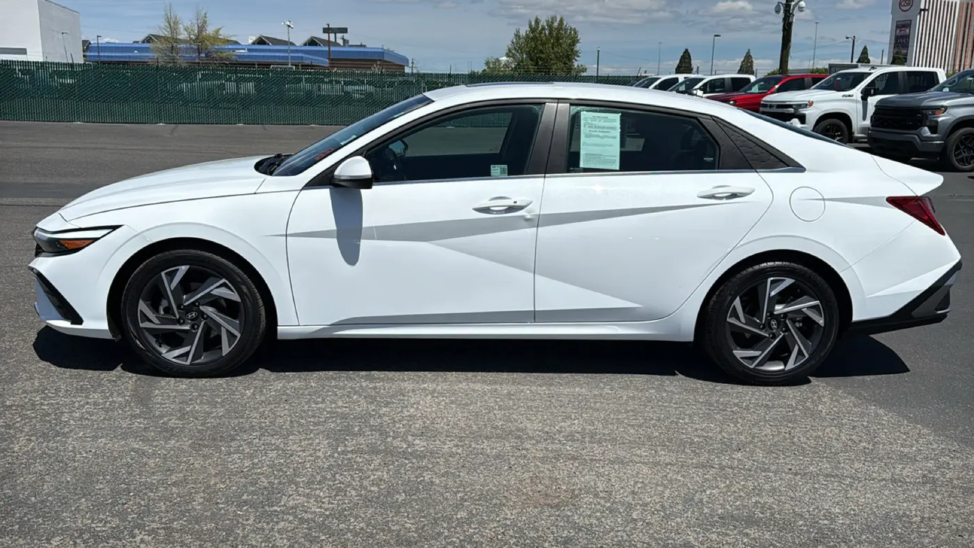 2025 Hyundai ELANTRA SEL Convenience