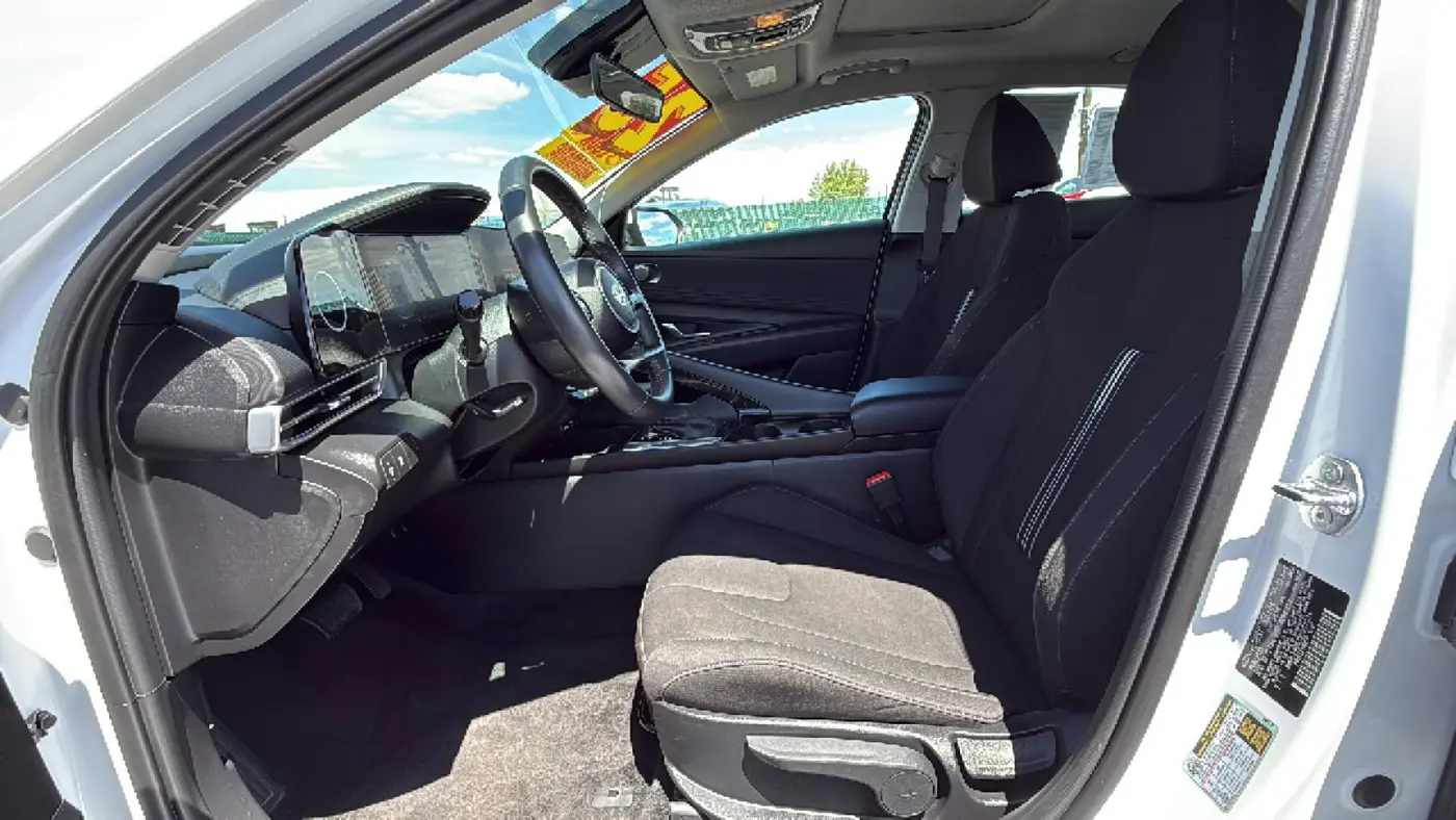 2025 Hyundai ELANTRA SEL Convenience