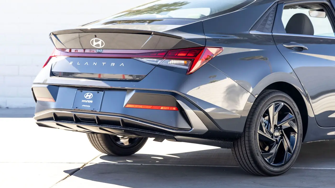 2026 Hyundai ELANTRA SEL Sport Premium