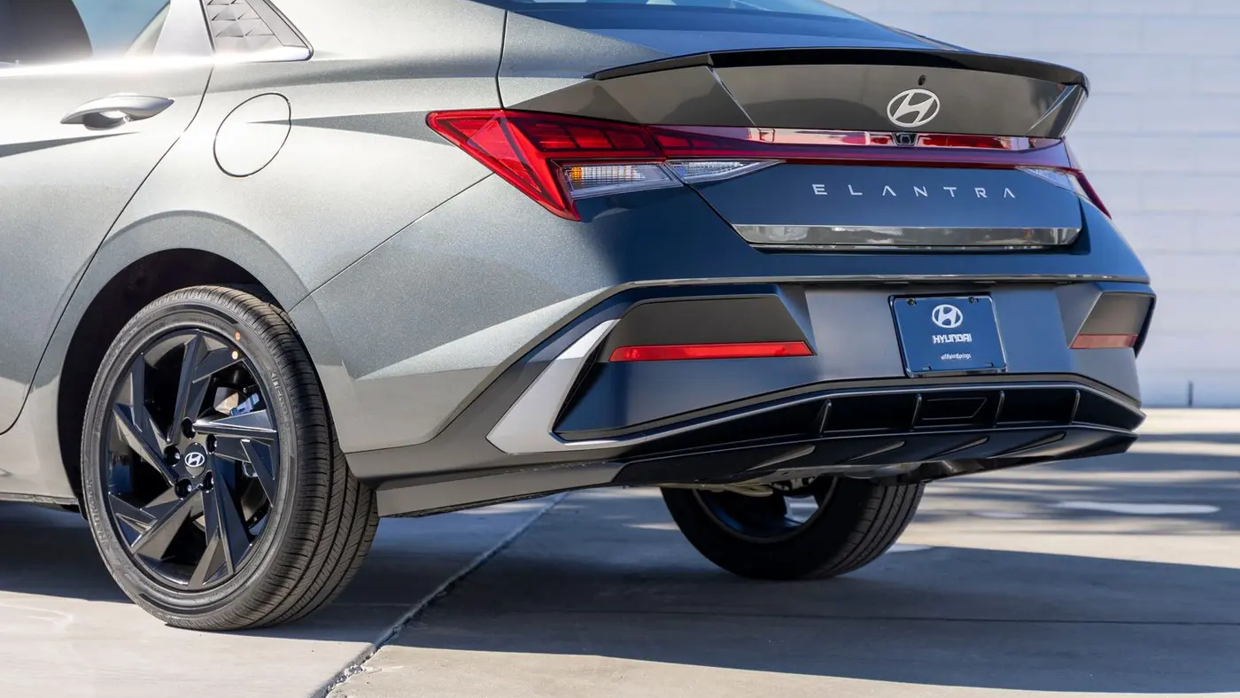 2026 Hyundai ELANTRA SEL Sport Premium