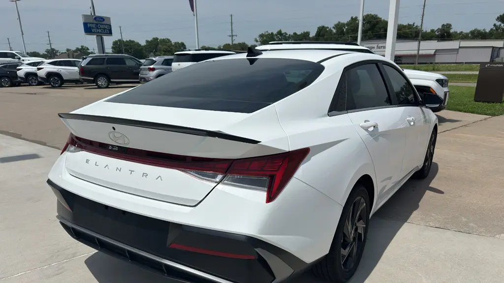2026 Hyundai ELANTRA SEL Sport Premium