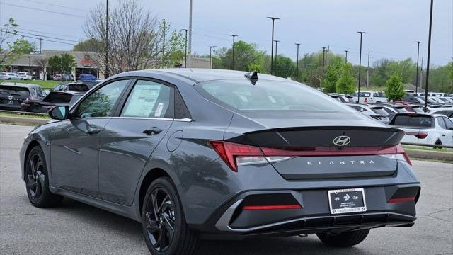 2026 Hyundai ELANTRA SEL Sport Premium