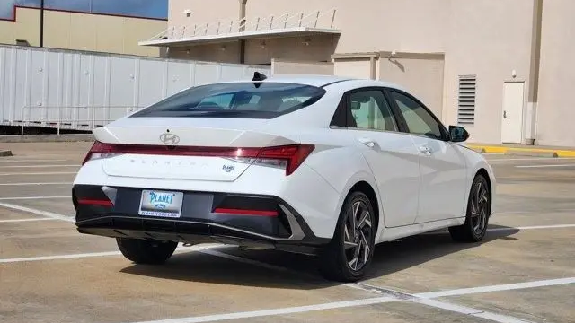 2025 Hyundai ELANTRA SEL Convenience