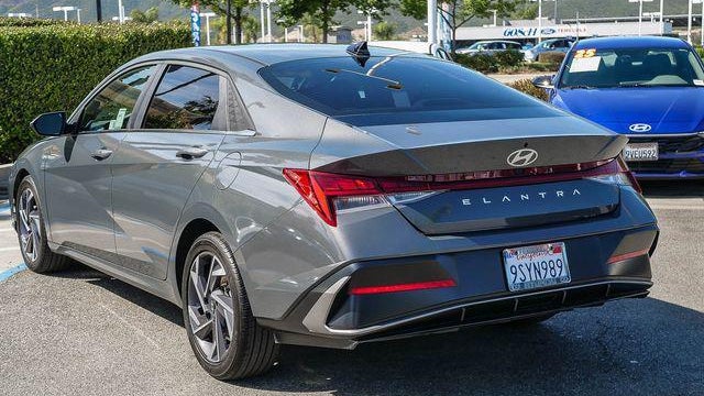 2025 Hyundai ELANTRA SEL Convenience