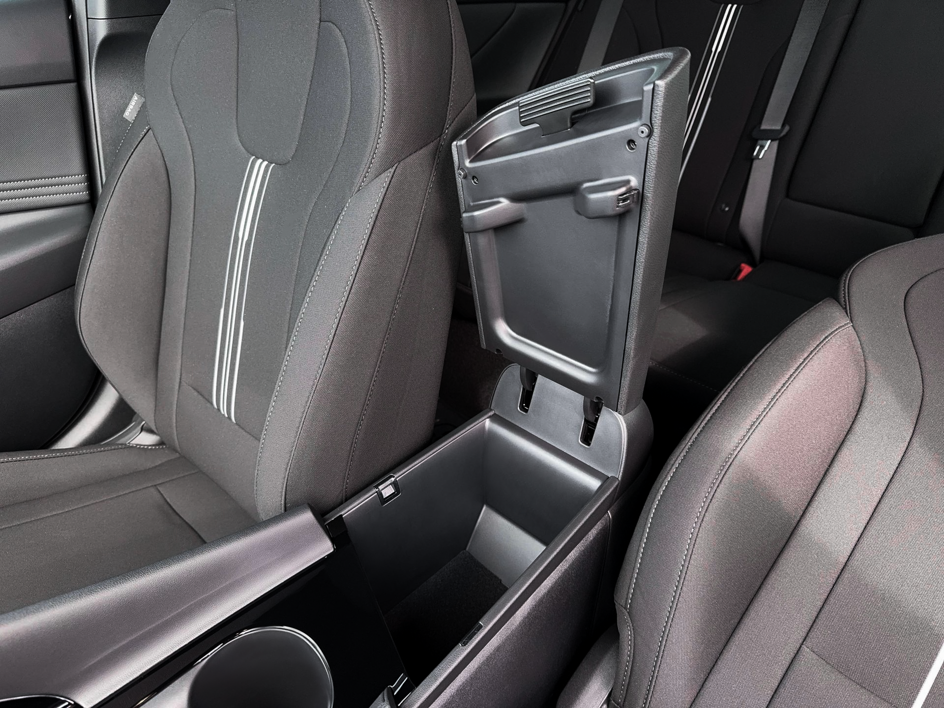 2026 Hyundai Elantra - $24,078
