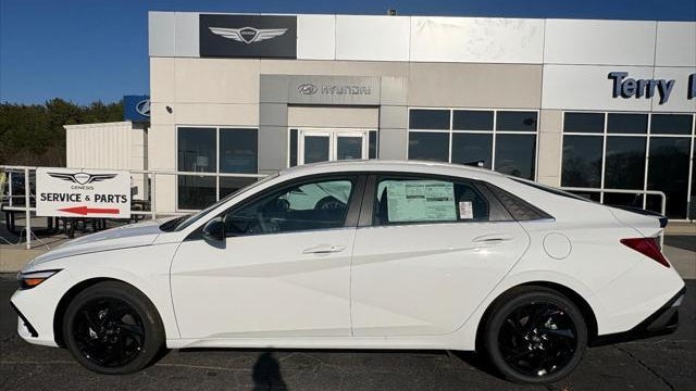 2026 Hyundai ELANTRA SEL Sport Premium