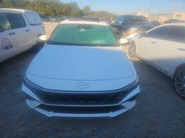 2024 Hyundai Elantra - $18,943