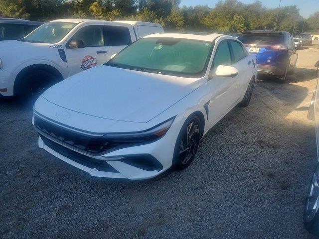 2024 Hyundai Elantra - $18,943