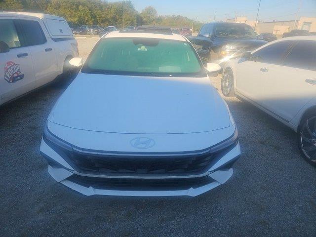 2024 Hyundai Elantra - $18,943