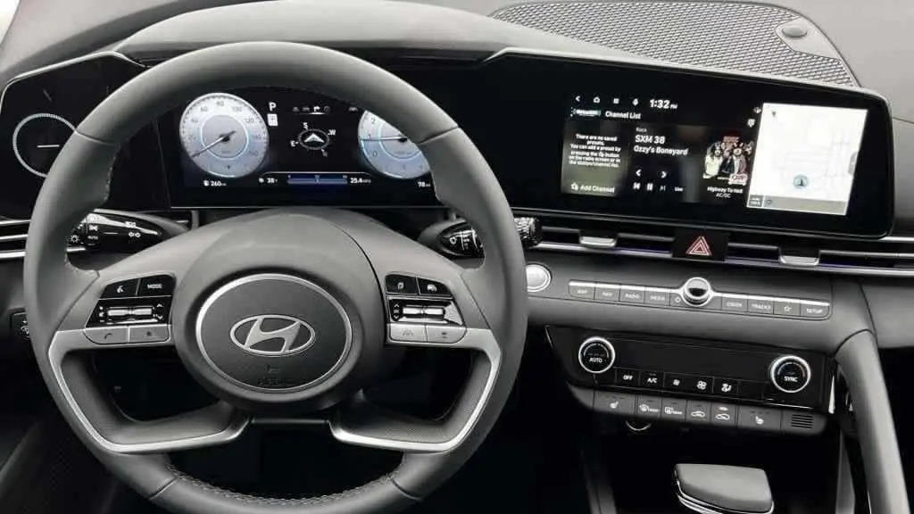 2025 Hyundai ELANTRA SEL Convenience