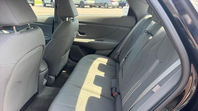 2025 Hyundai ELANTRA SEL Convenience
